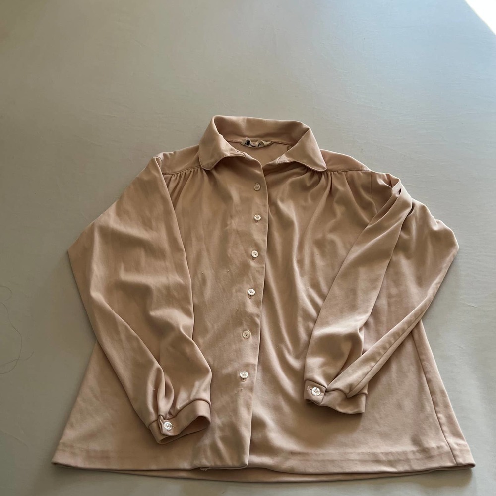 Vintage queen casuals light pink button down L